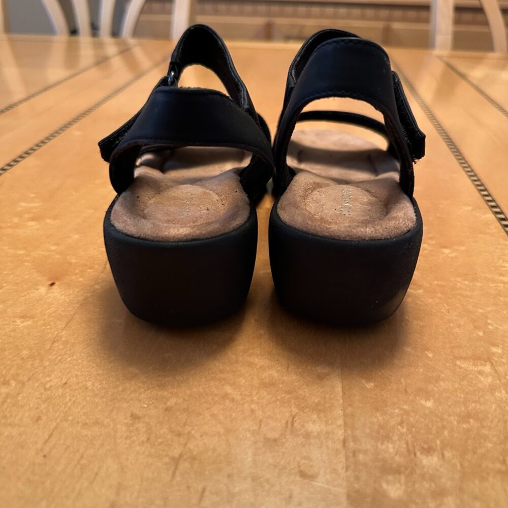 NEW Easy Spirit Women's size 6W Sekasha Slingback Black Wedge Sandals - Picture 6 of 10